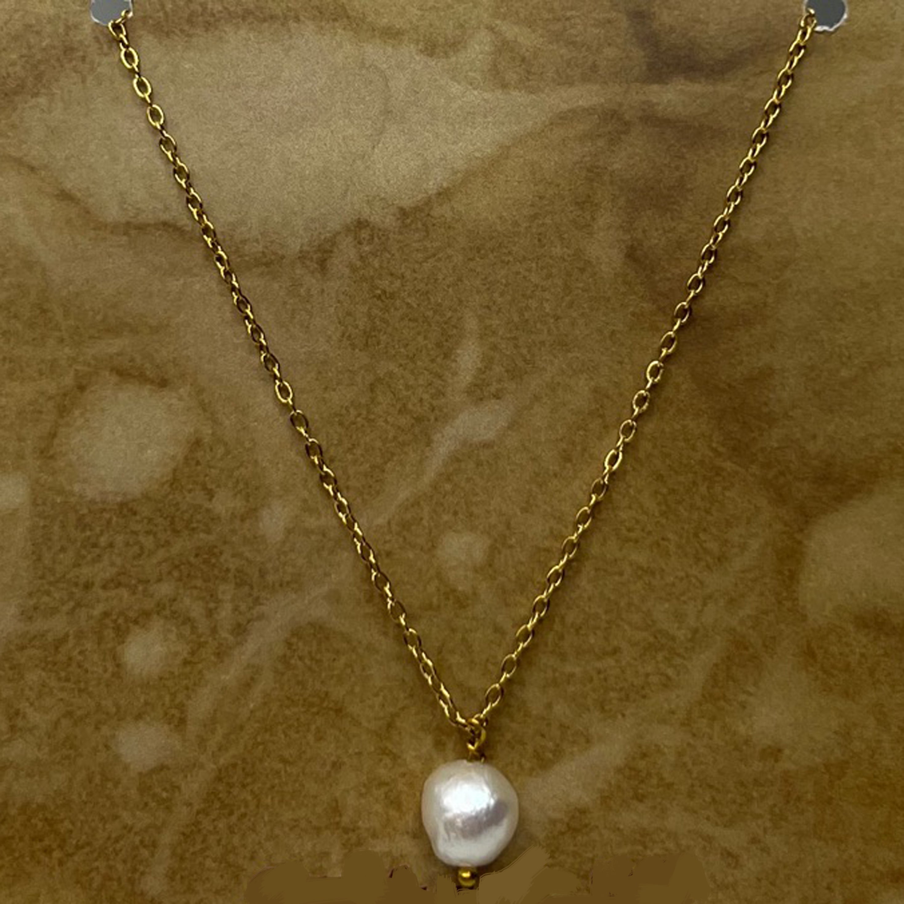 Dainty Gold Necklace with Fresh Water Pearl Pendant