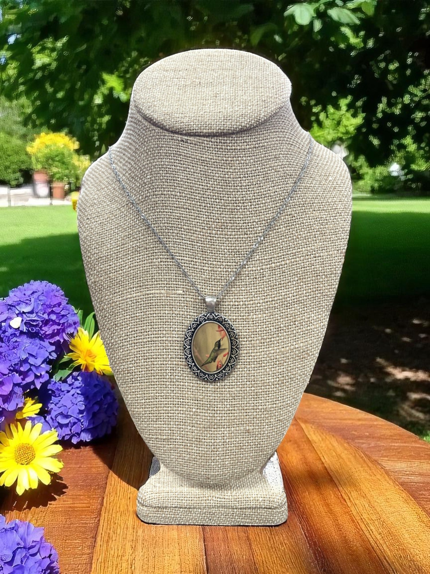 Exquisite Hummingbird Art Pendant Necklace | Perfect for Nature Lovers