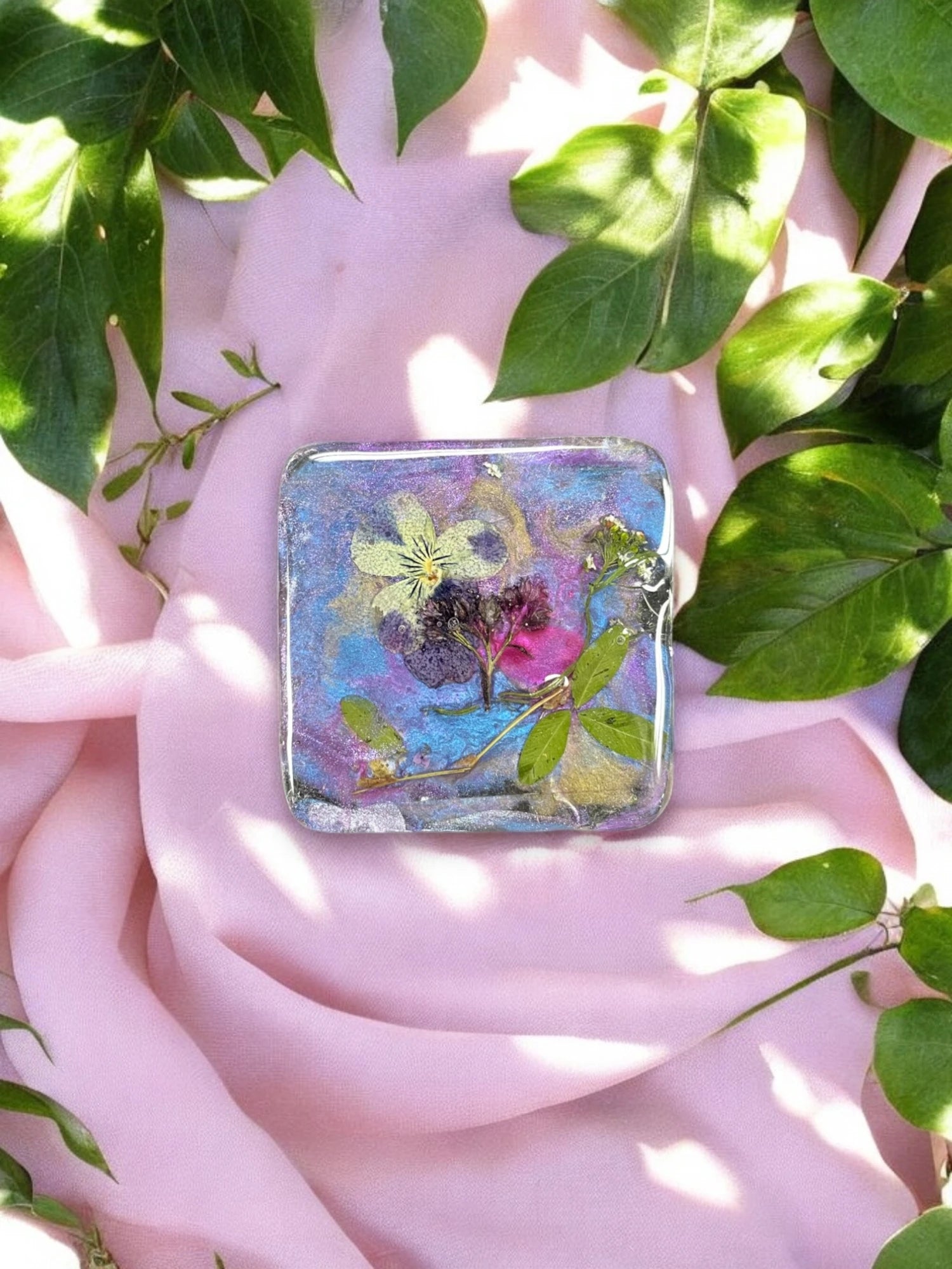 Pressed Flower Resin Magnet, Botanical Magnet, Floral Fridge Magnet