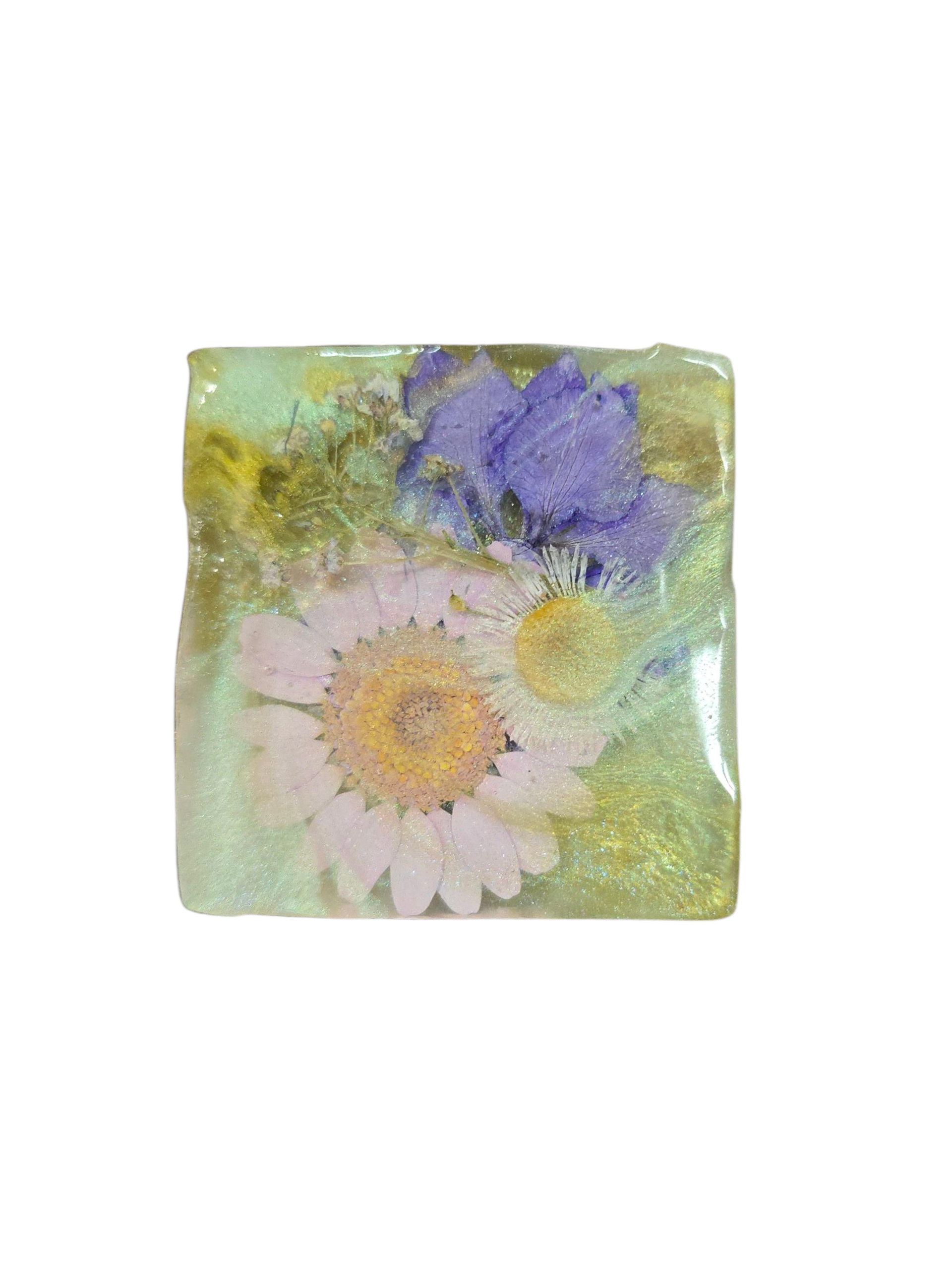 Pressed Flower Resin Magnet, Botanical Magnet, Floral Fridge Magnet