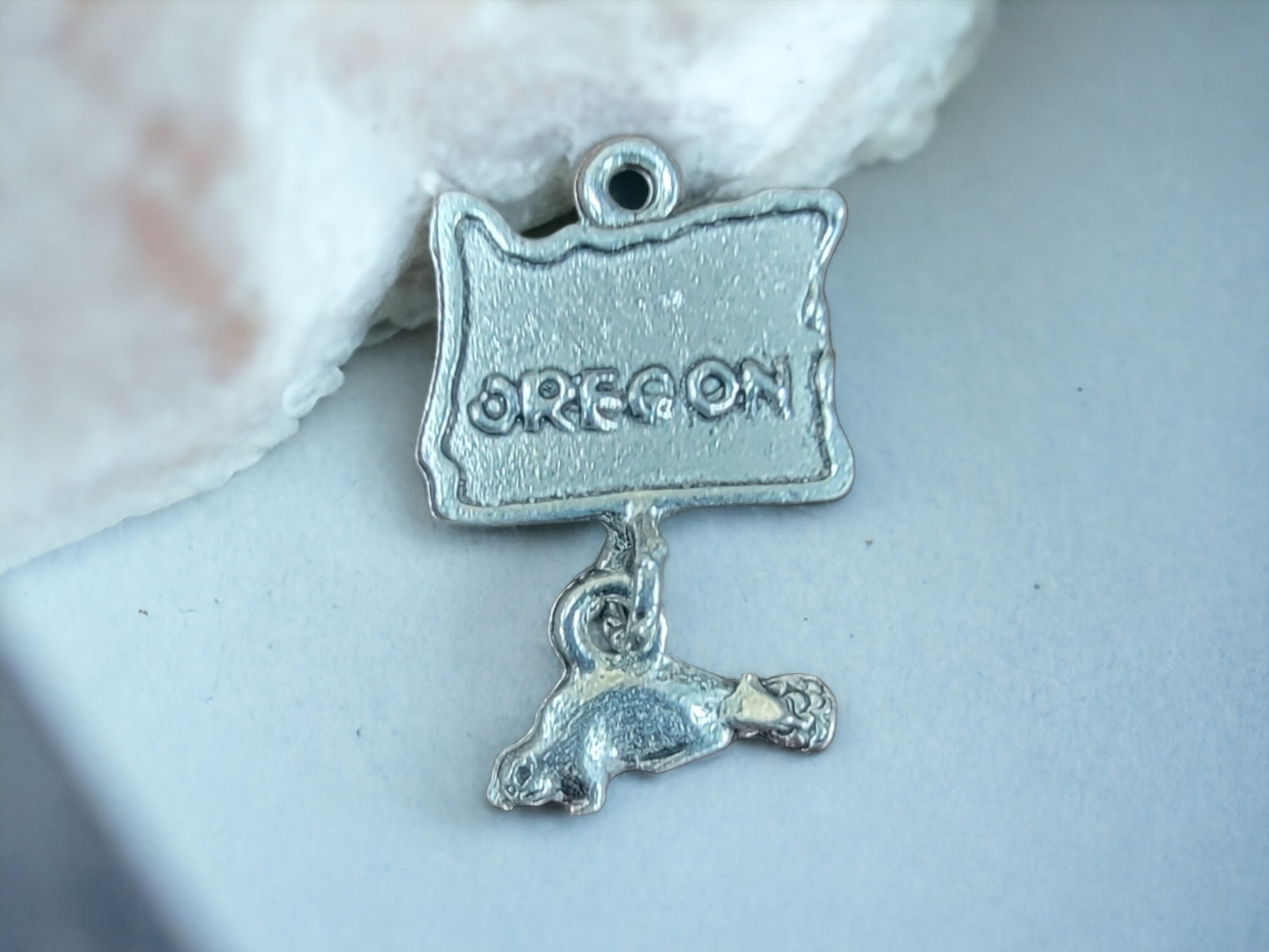 Oregon Travel Charm, Pewter, USA Made, State Souvenir, Split Ring | Travel Jewelry