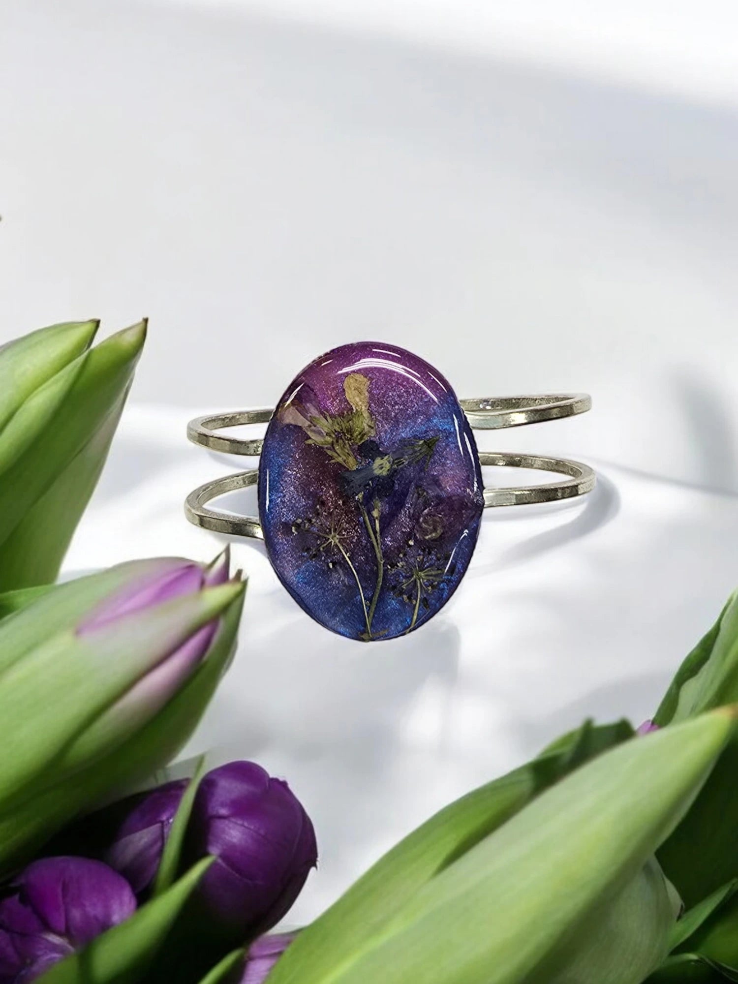 Oval Pressed Flower Cuff Bracelet, Resin Bracelet, Queen Anne's Lace, Cosmos, Botanical Jewelry