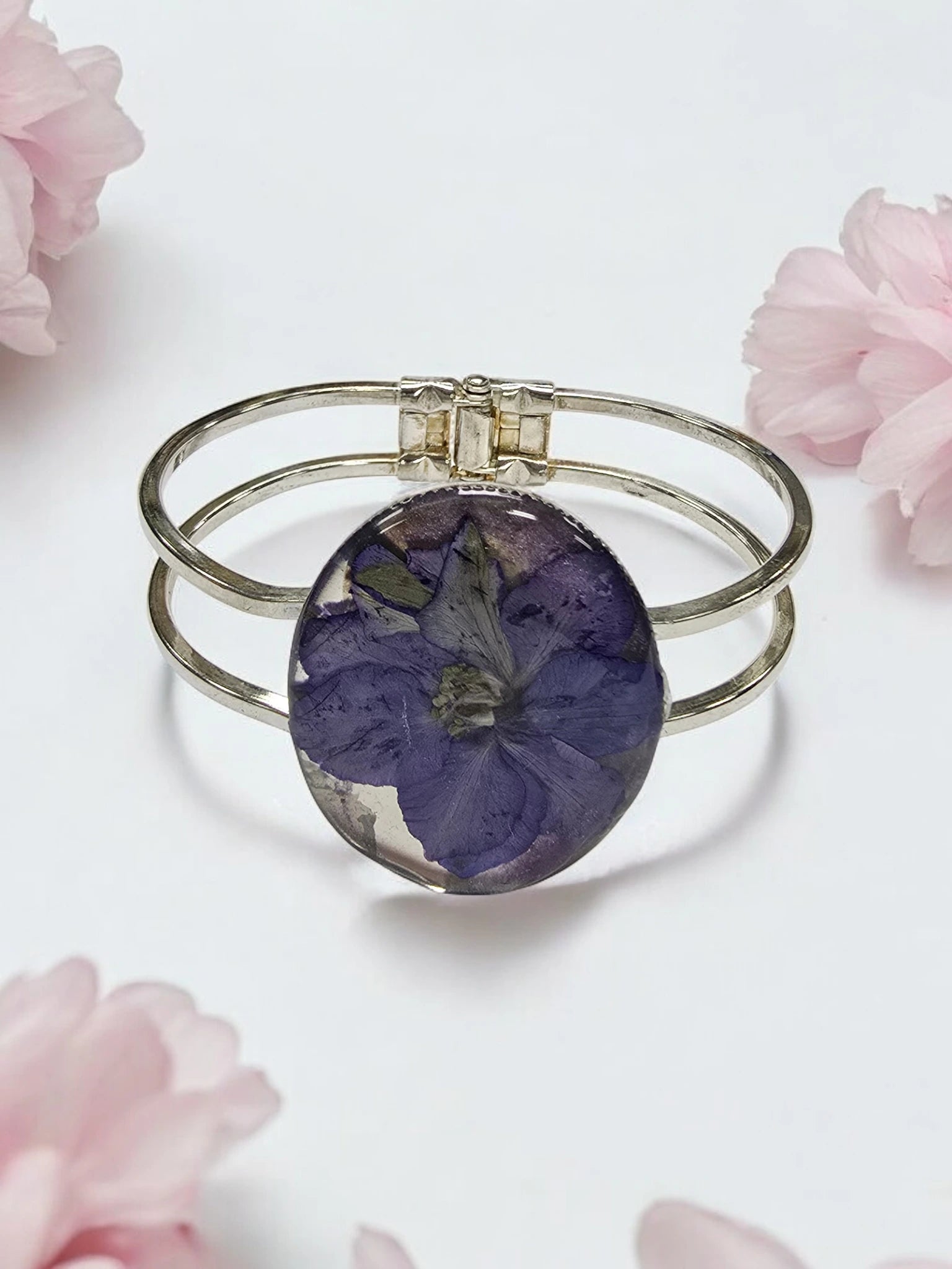 Oval Pressed Flower Cuff Bracelet, Resin Bracelet, Queen Anne's Lace, Cosmos, Botanical Jewelry