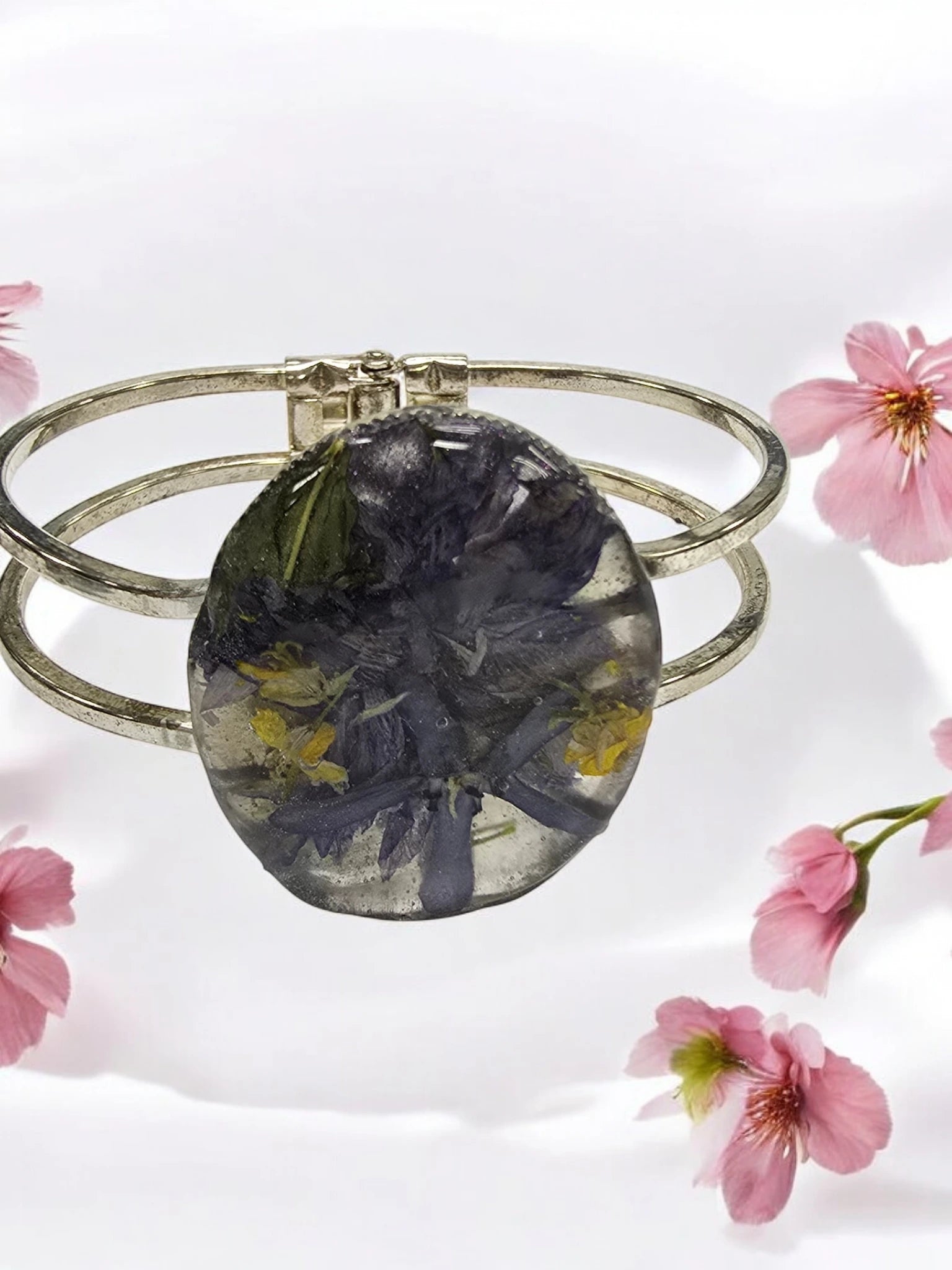 Oval Pressed Flower Cuff Bracelet, Resin Bracelet, Queen Anne's Lace, Cosmos, Botanical Jewelry