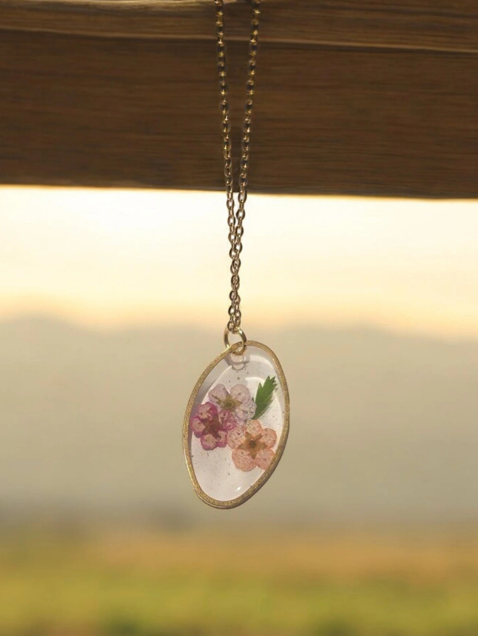 Unique Oval Floating Flower Necklace
