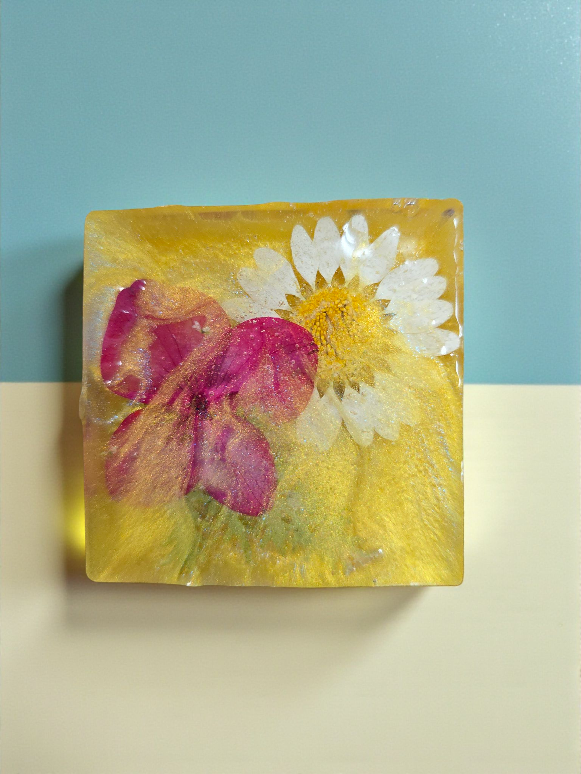 Pressed Flower Resin Magnet, Botanical Magnet, Floral Fridge Magnet