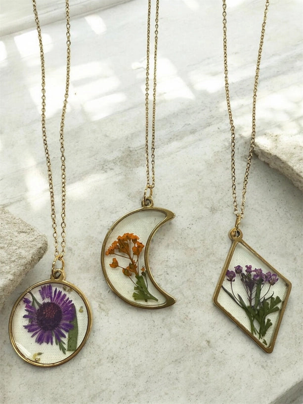 Gold Flower Pendant Necklace |Hand-Pressed Real Flower Resin Necklaces