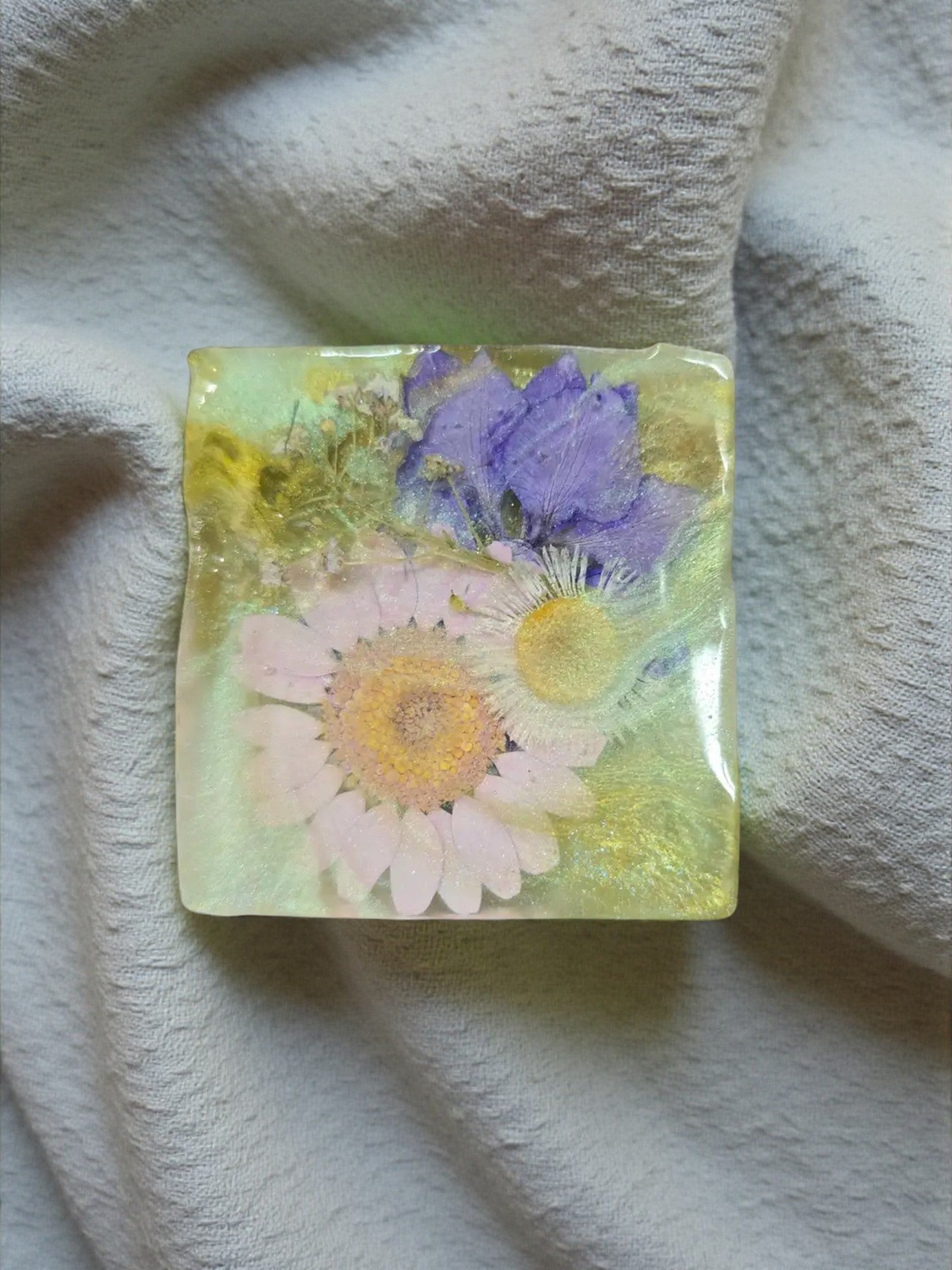 Pressed Flower Resin Magnet, Botanical Magnet, Floral Fridge Magnet
