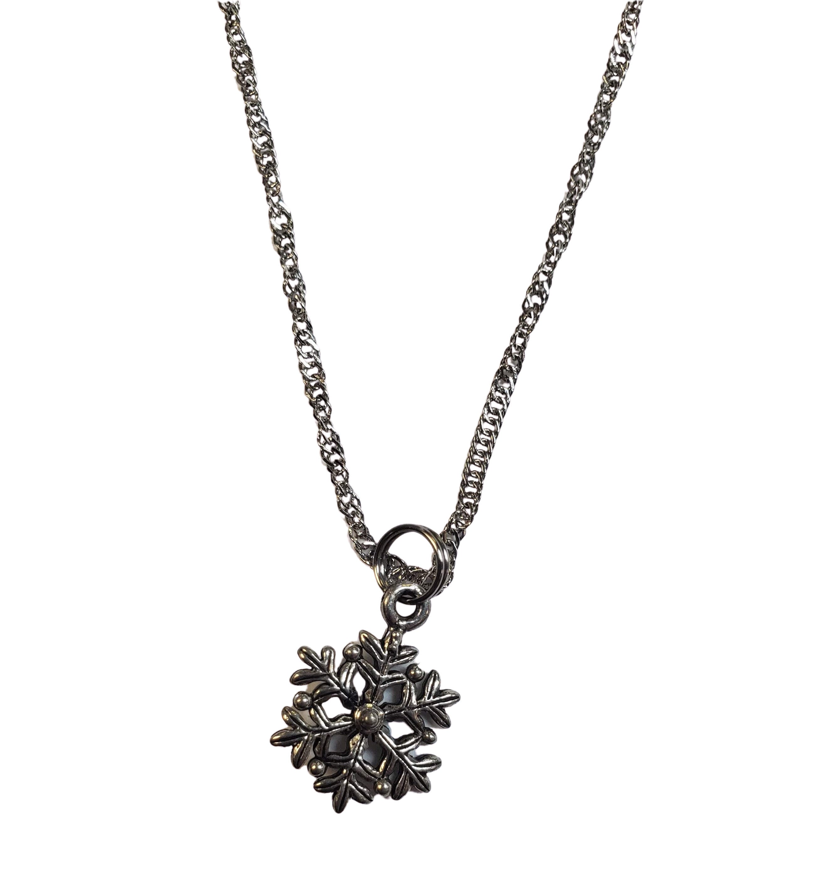 Charming Pewter Snowflake Necklace - Perfect Winter Gift