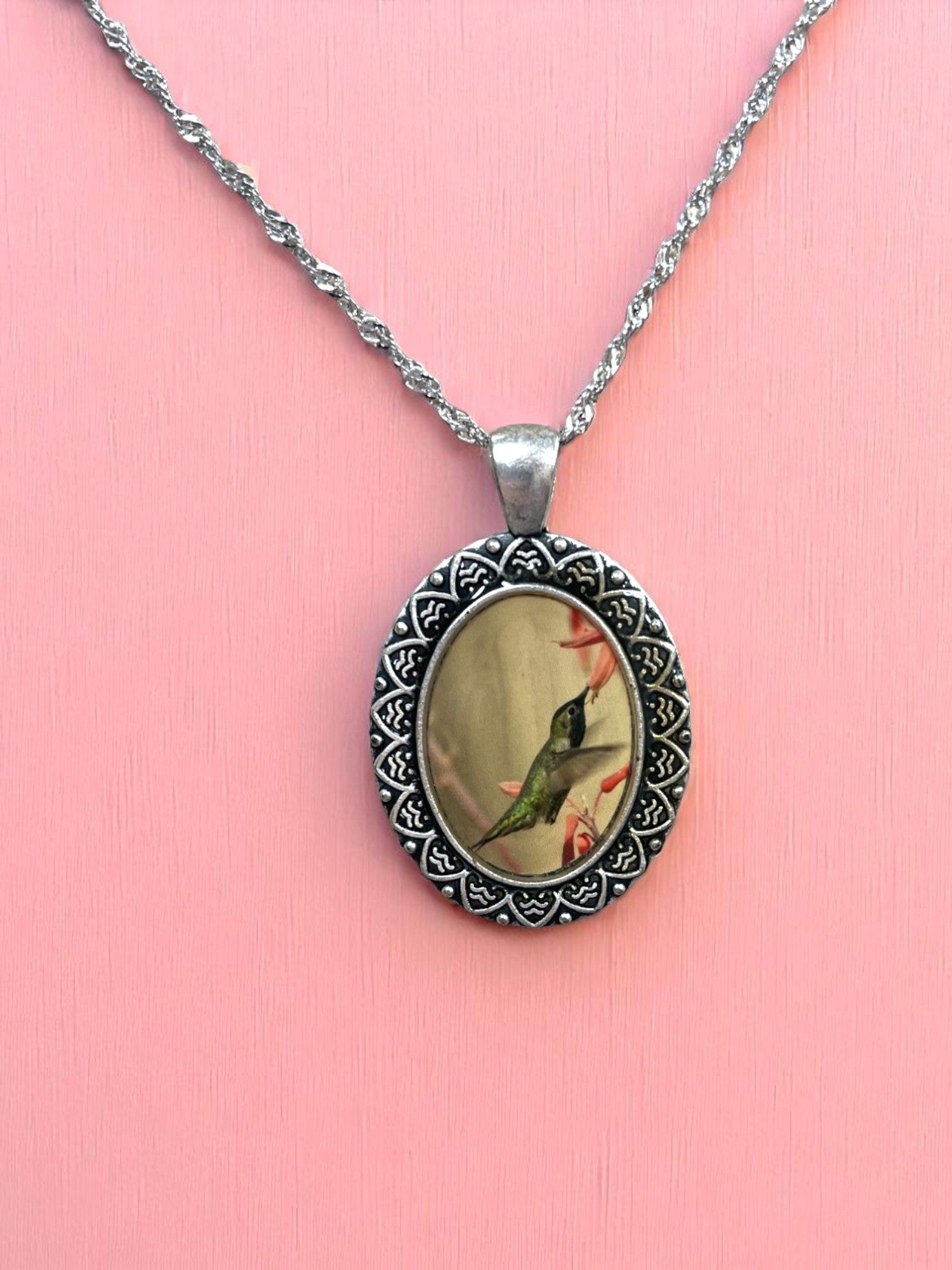 Exquisite Hummingbird Art Pendant Necklace | Perfect for Nature Lovers