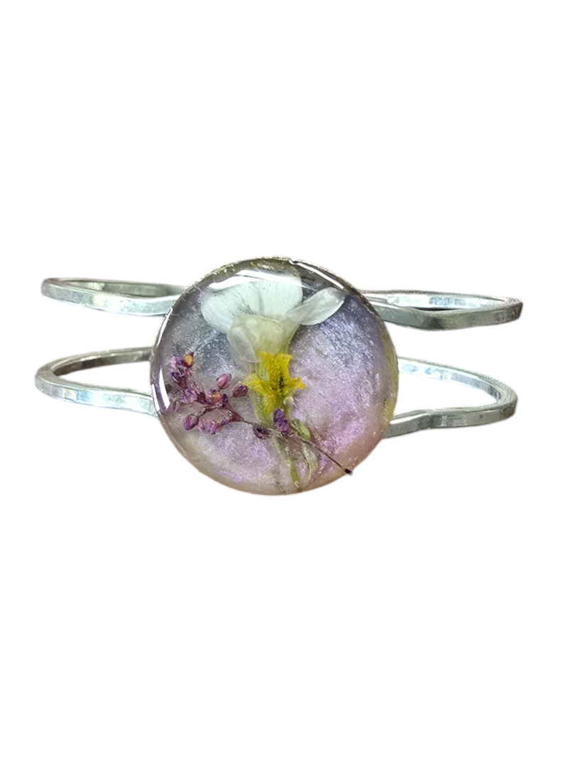 Pressed Flower Resin Cuff Bracelet | Unique Handmade Jewelry | Nature-Inspired Accessory