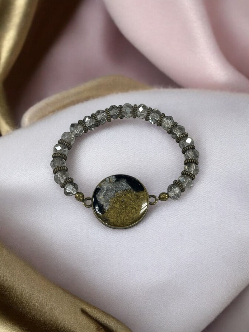 Elegant Gray Crystal Bracelet with Resin Centerpiece | A Timeless Accessory