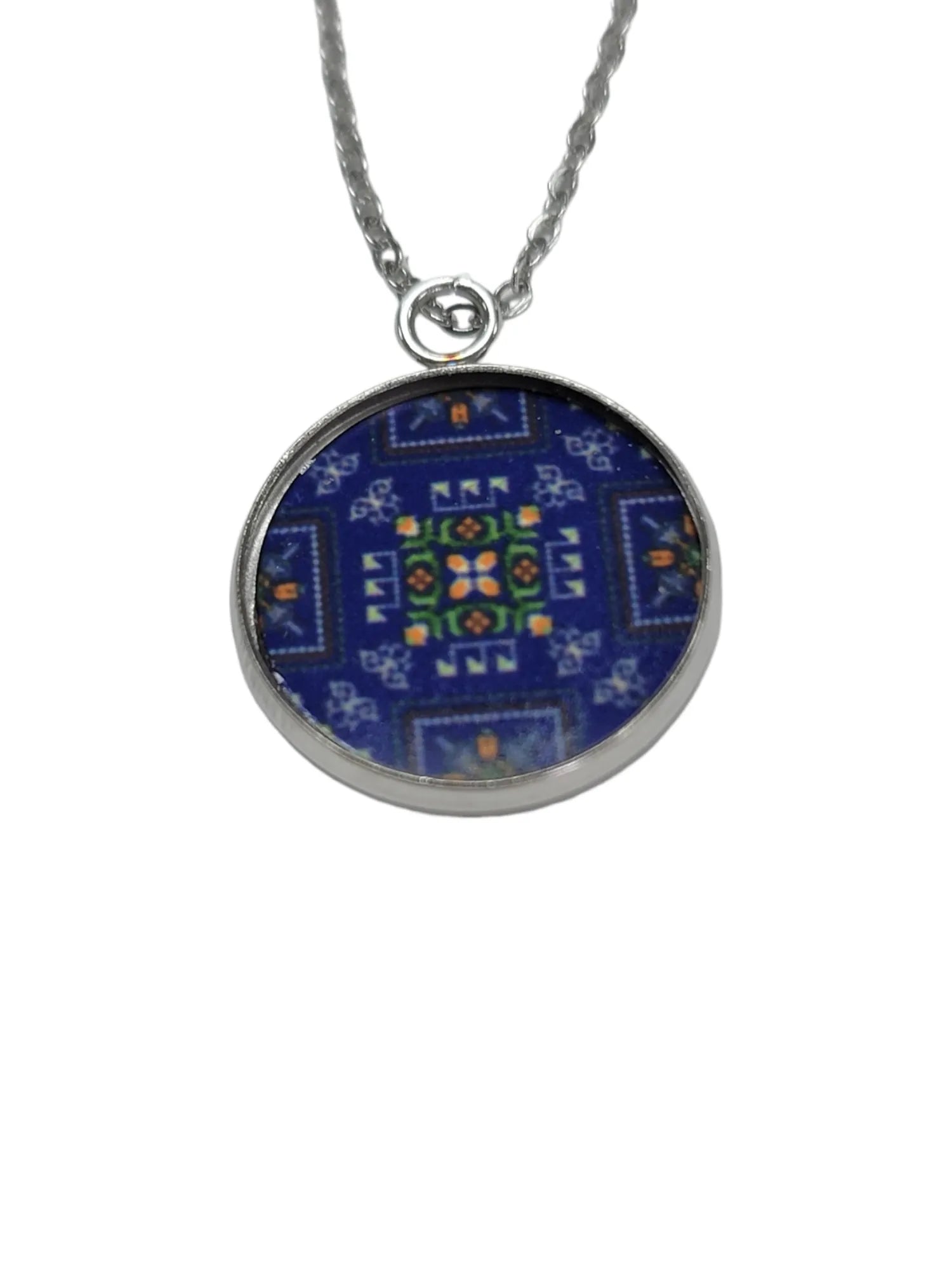 Trendy Embroidery Pattern Pendant Silver Necklace