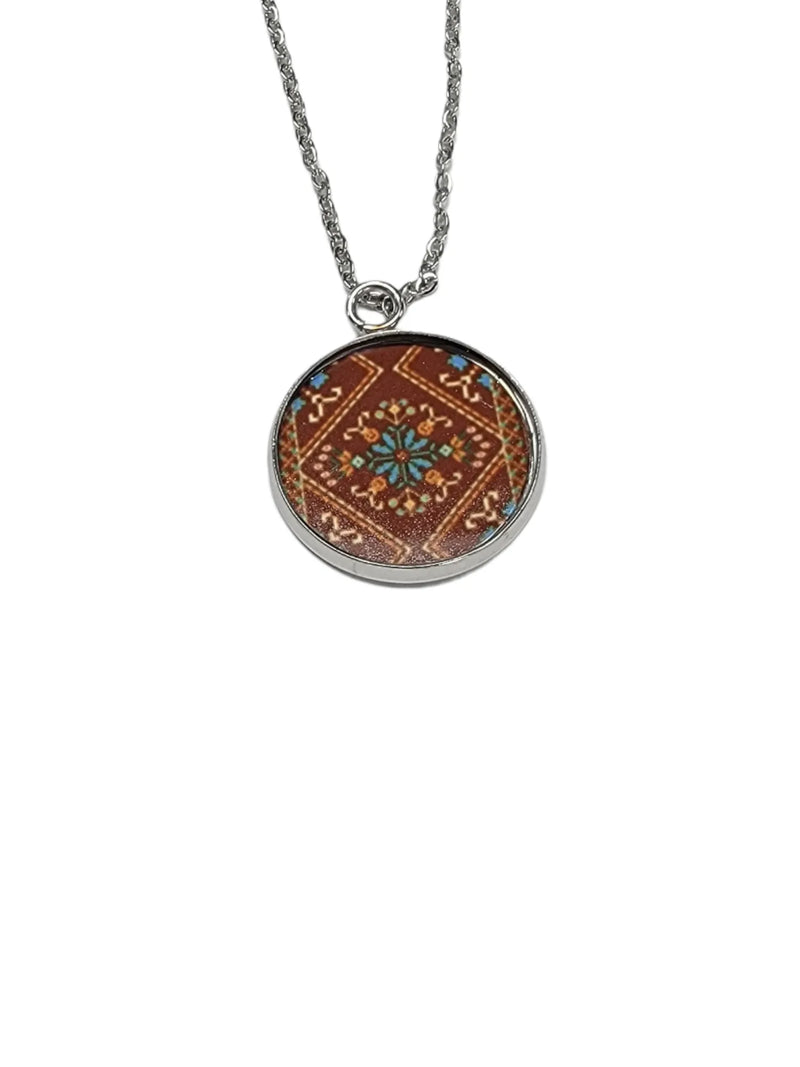 Trendy Embroidery Pattern Pendant Silver Necklace