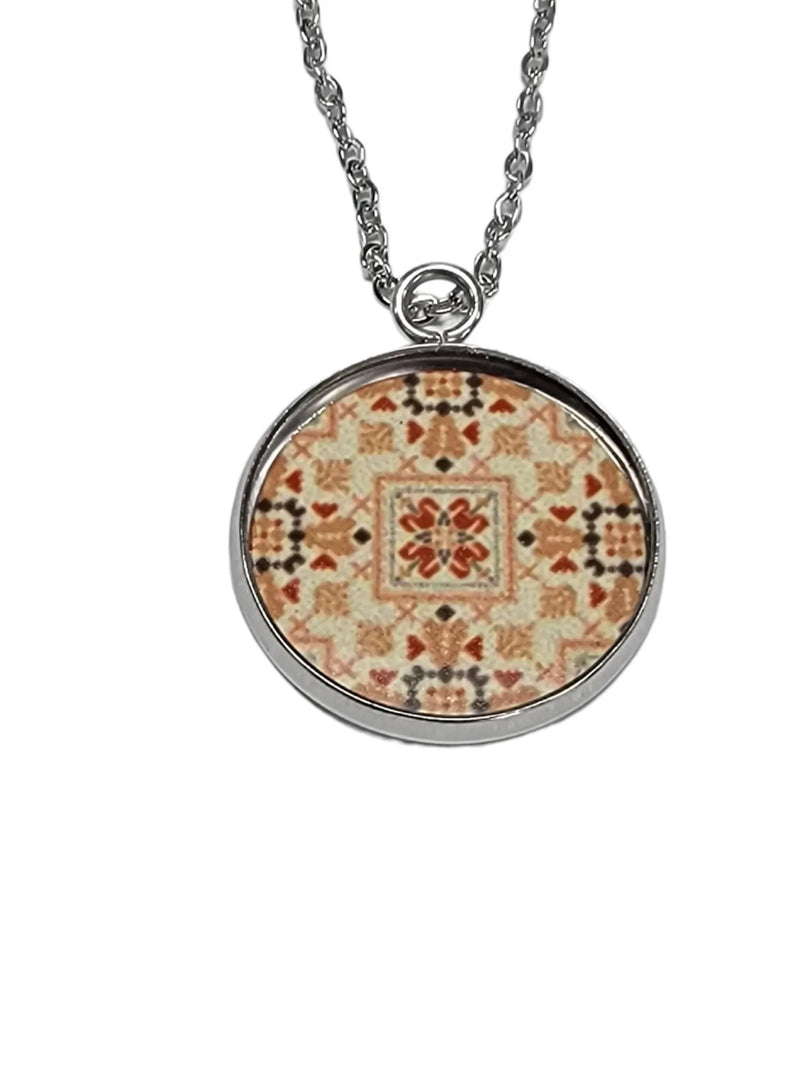 Trendy Embroidery Pattern Pendant Silver Necklace