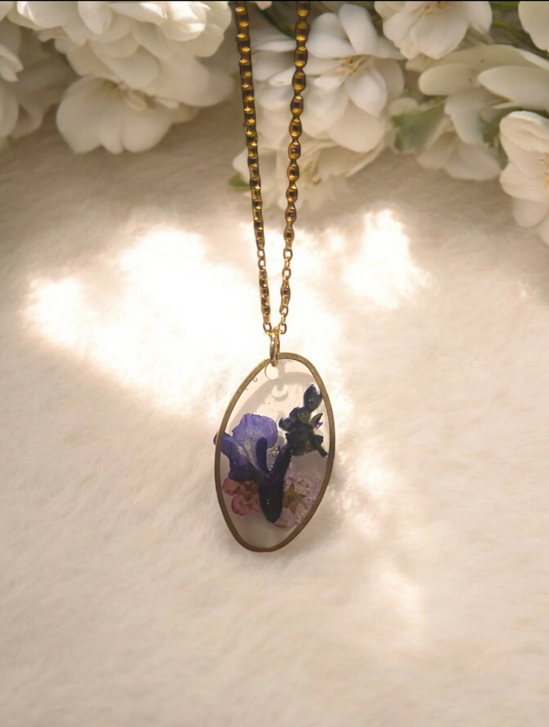 Unique Oval Floating Flower Necklace