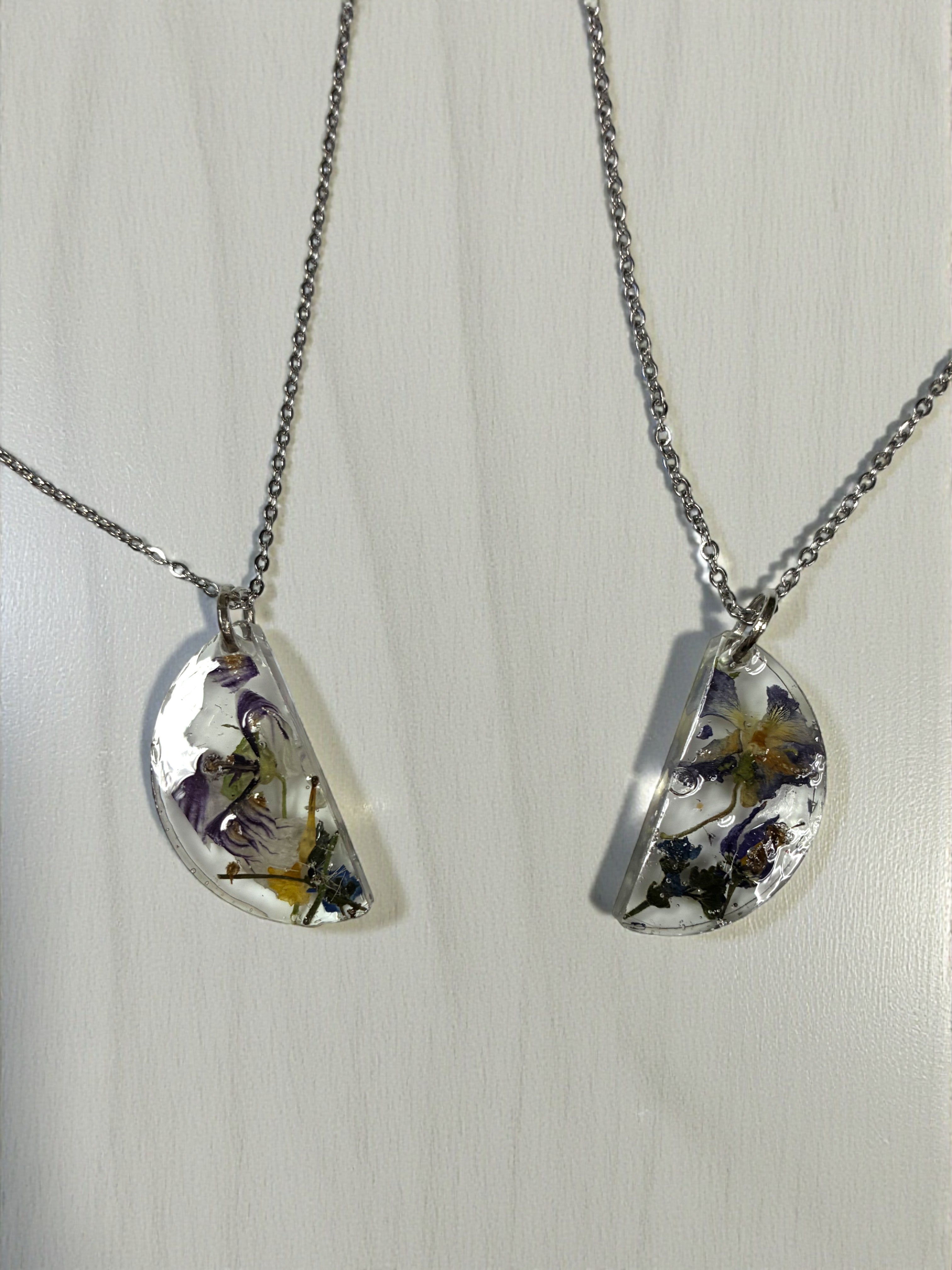 Charming Floral Resin BFF Half Circle Necklace Set