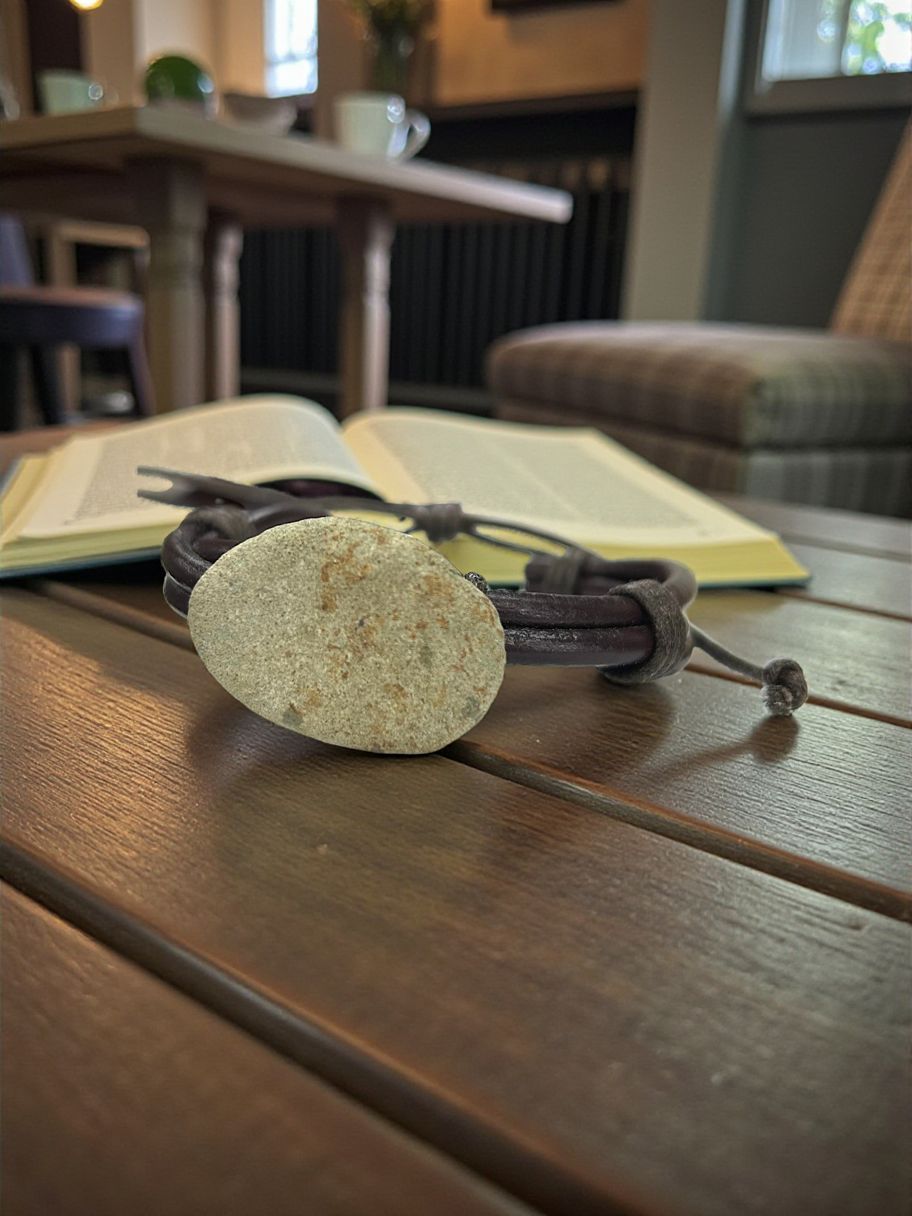 Adjustable Unisex Cowhide Waxed Leather Bracelet with Stone