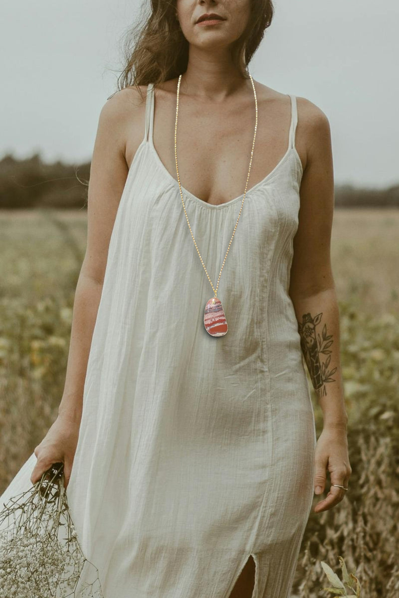 Striped Agate Stone Necklace - A Unique and Eye-Catching Piece