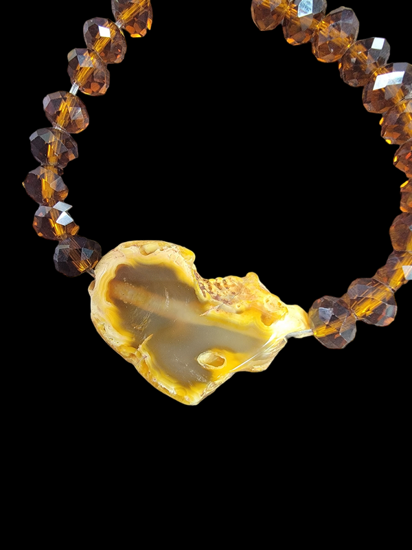 Focal Center Agate Bracelet with Crystals