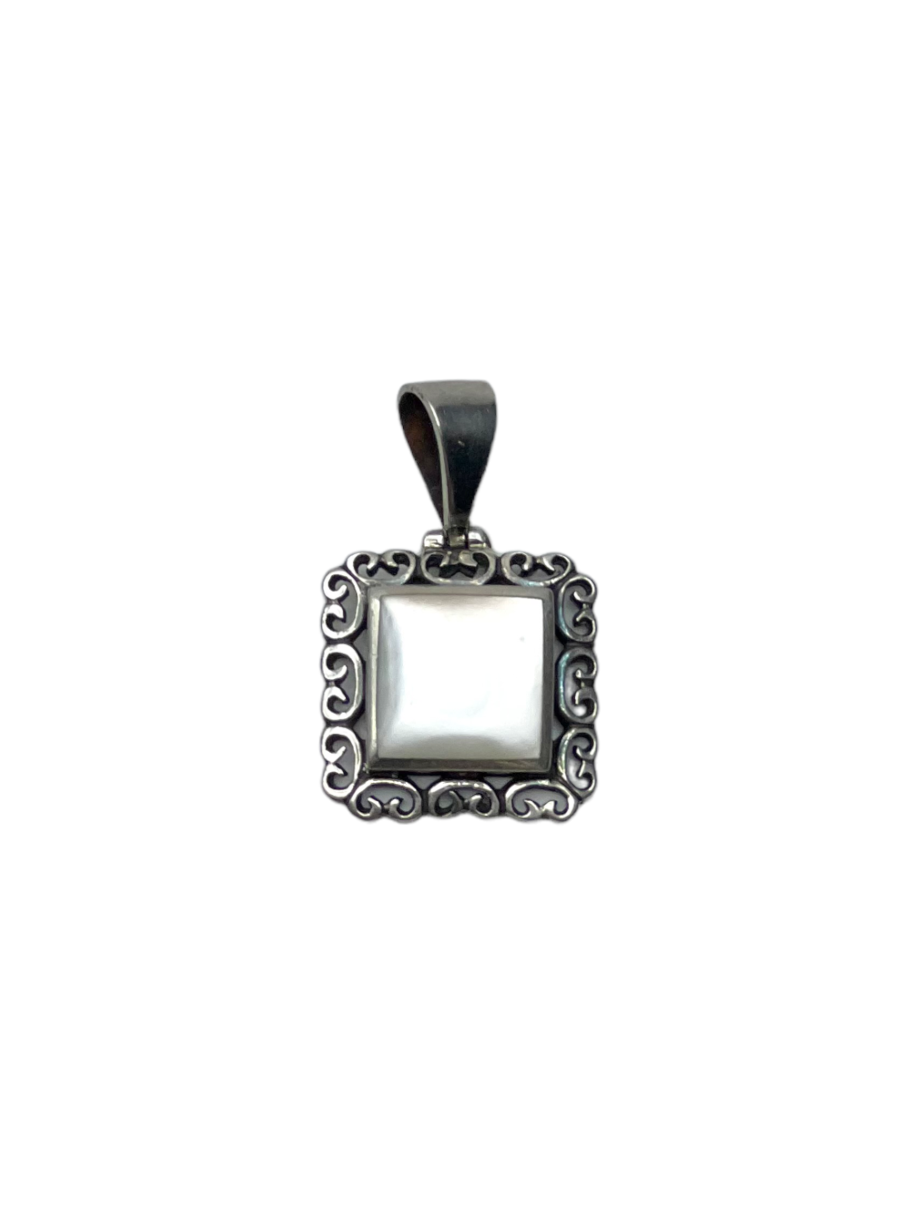 Mother of Pearl Pendant Necklace
