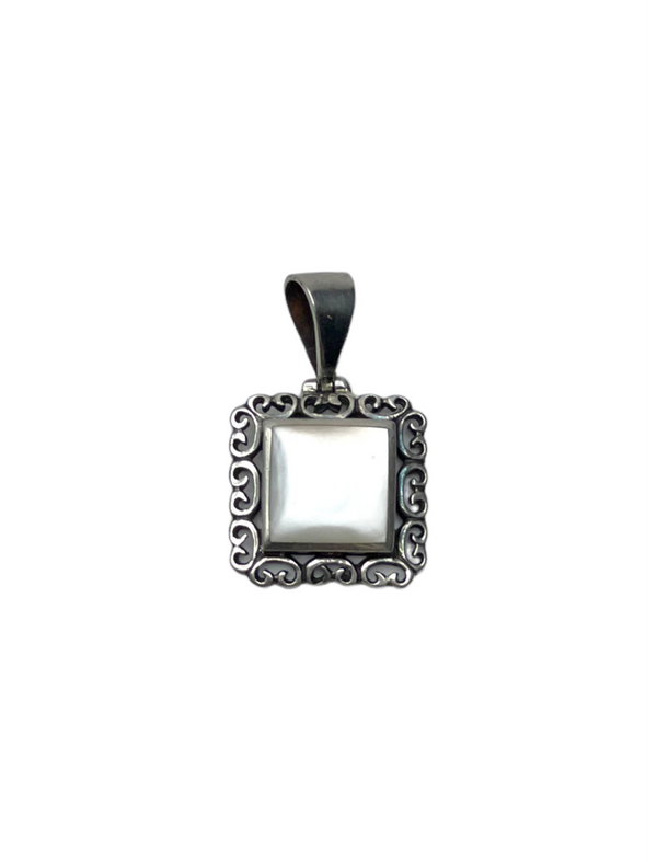 Mother of Pearl Pendant Necklace