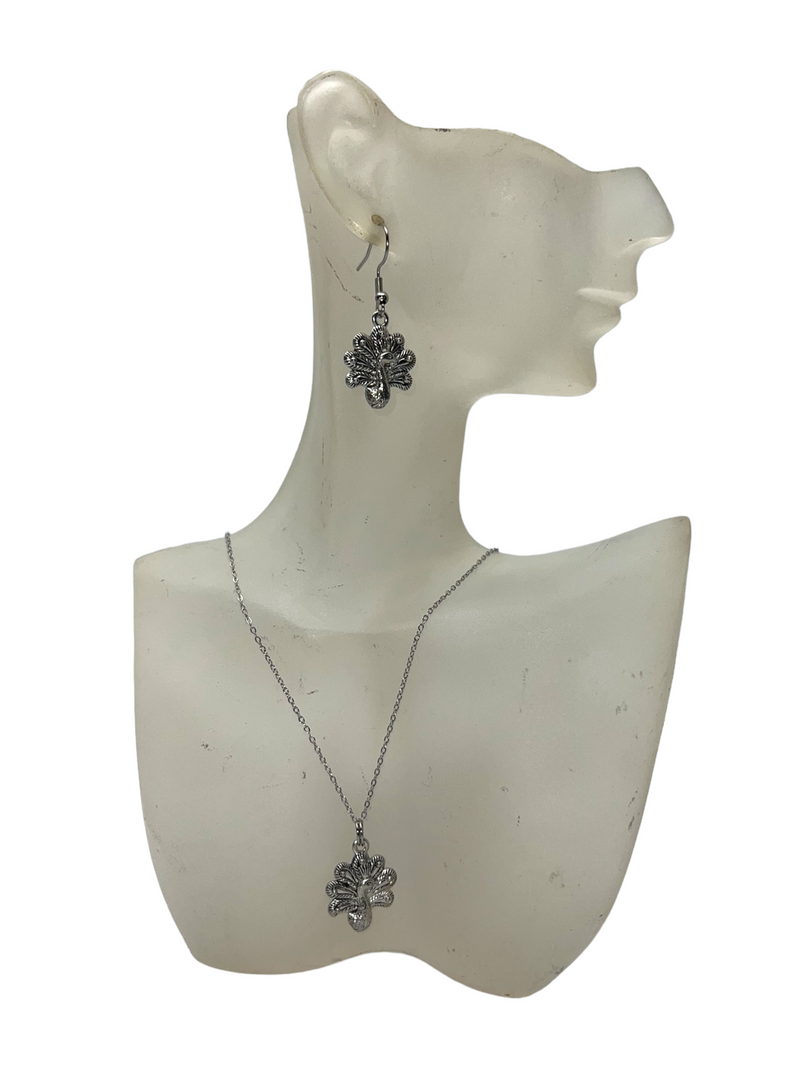 Pewter Peacock Necklace and Earring Set: A Stunning and Elegant Gift for the Fashionista in Your Life