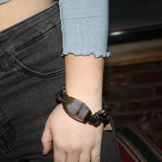 Black Agate and Moonstone Gemstone Bracelet: A Stunning Statement Piece for Any Outfit