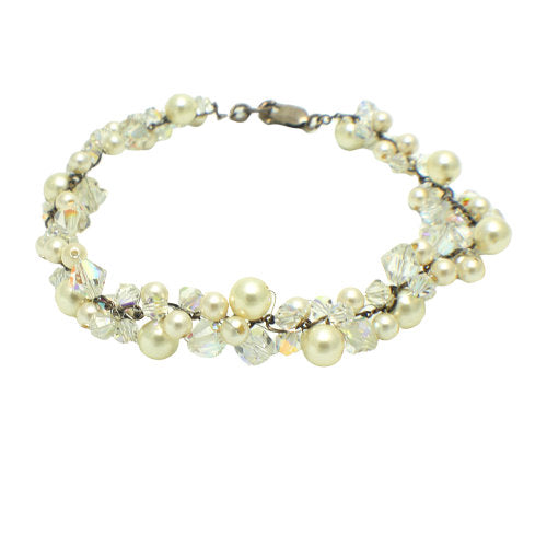 Delicate Elegance: Pearl & Crystal Bridal Bracelet (Gift Boxed)